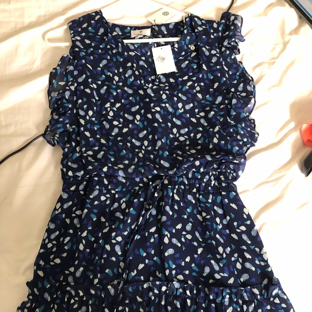 Blue / Navy floral flutter sleeve dress size medium